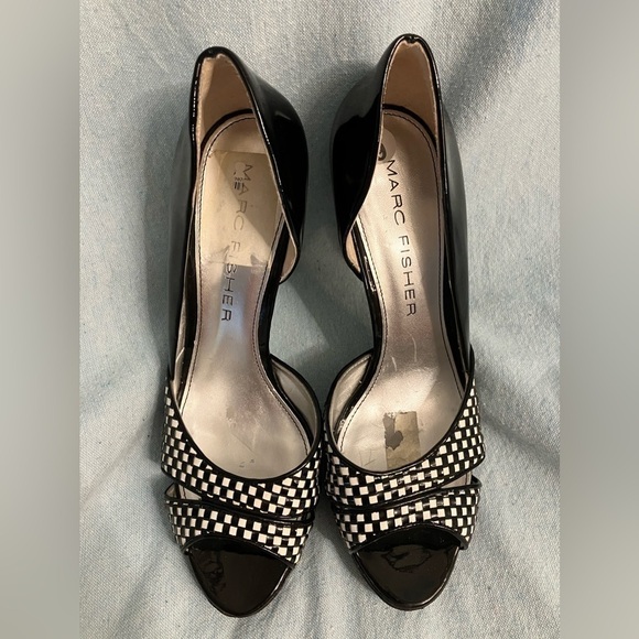 Marc Fisher Black White Pumps Stilettos Checkerboard Faux Patent Leather Size 9 - Picture 4 of 7